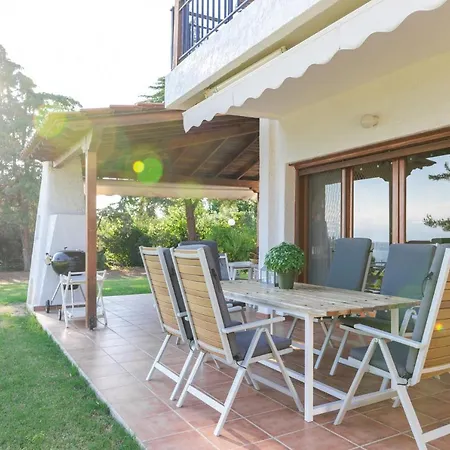 Luna Private * Nea Irakleia