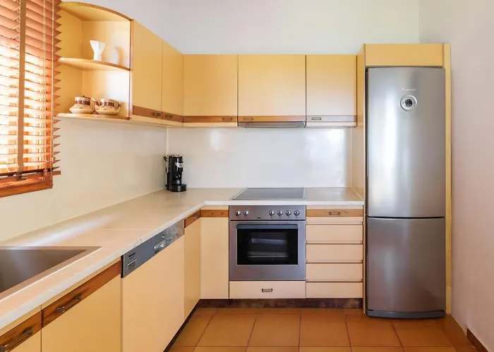 Luna Private * Nea Iraklia