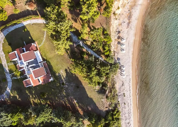 Luna Private Nea Iraklia