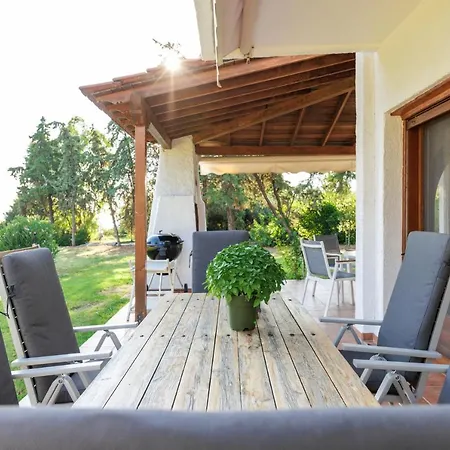 Luna Private Nea Iraklia