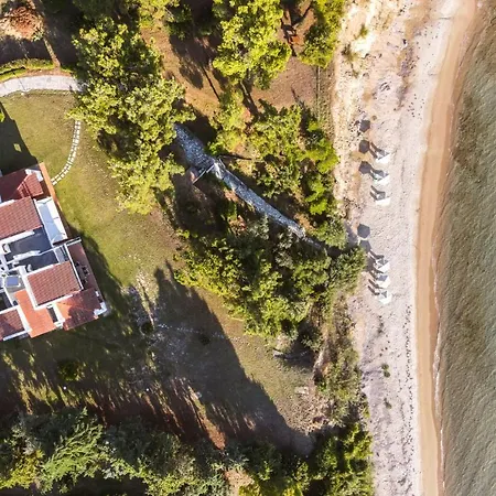 Luna Private Nea Iraklia