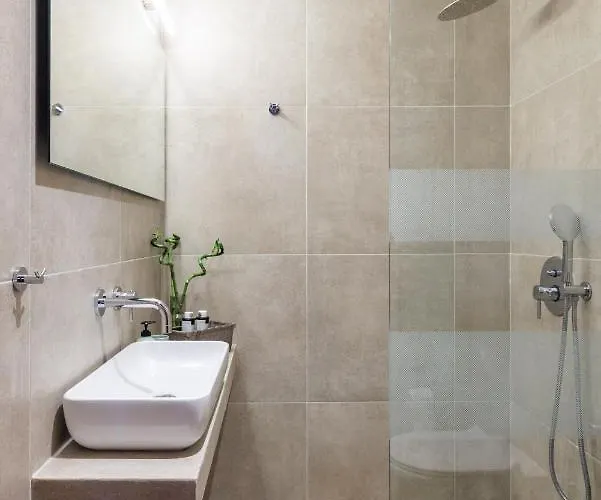 Luna Private * Nea Iraklia