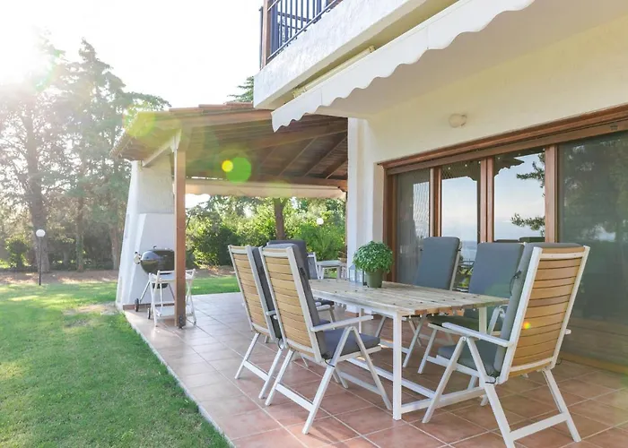 Luna Private * Nea Iraklia